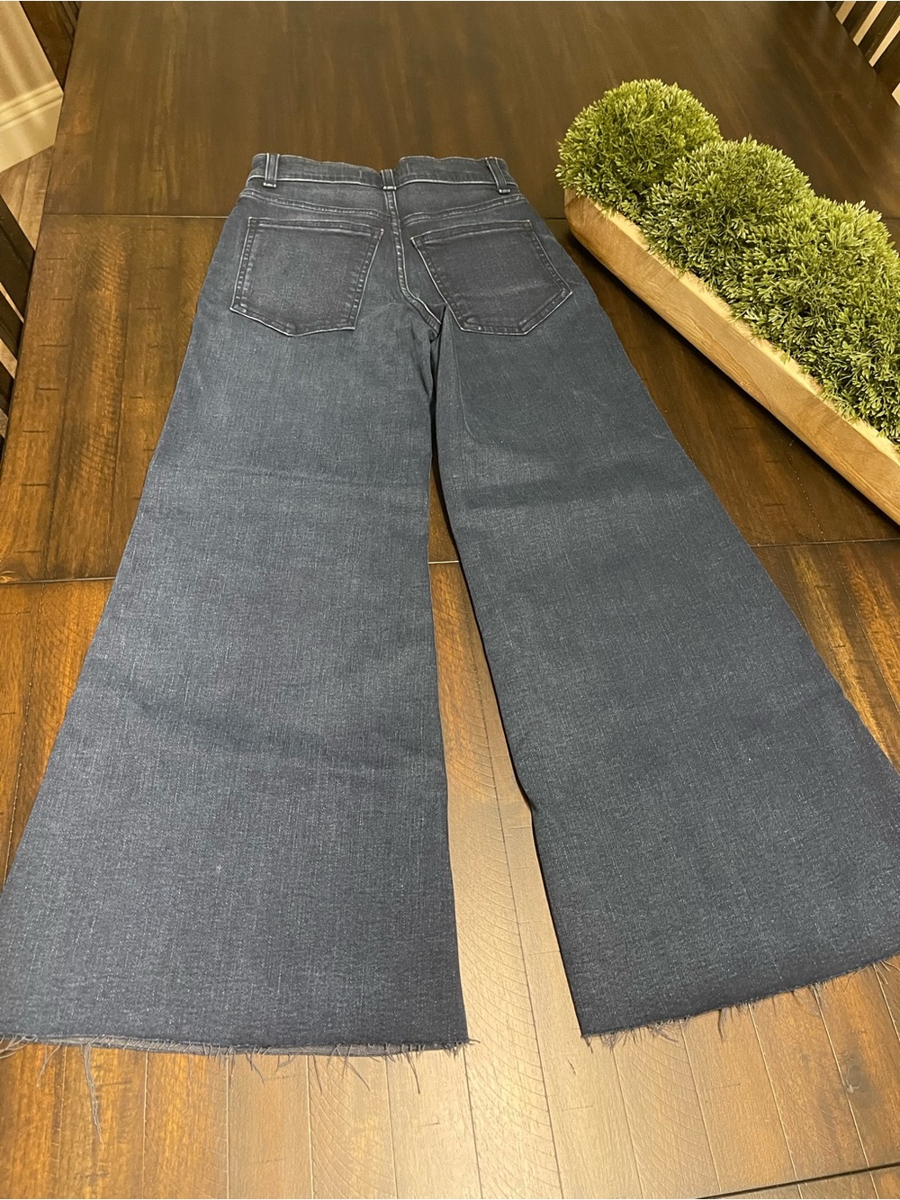 Madewell High-Rise Wide-Leg Crop Jeans - Picture 4 of 5